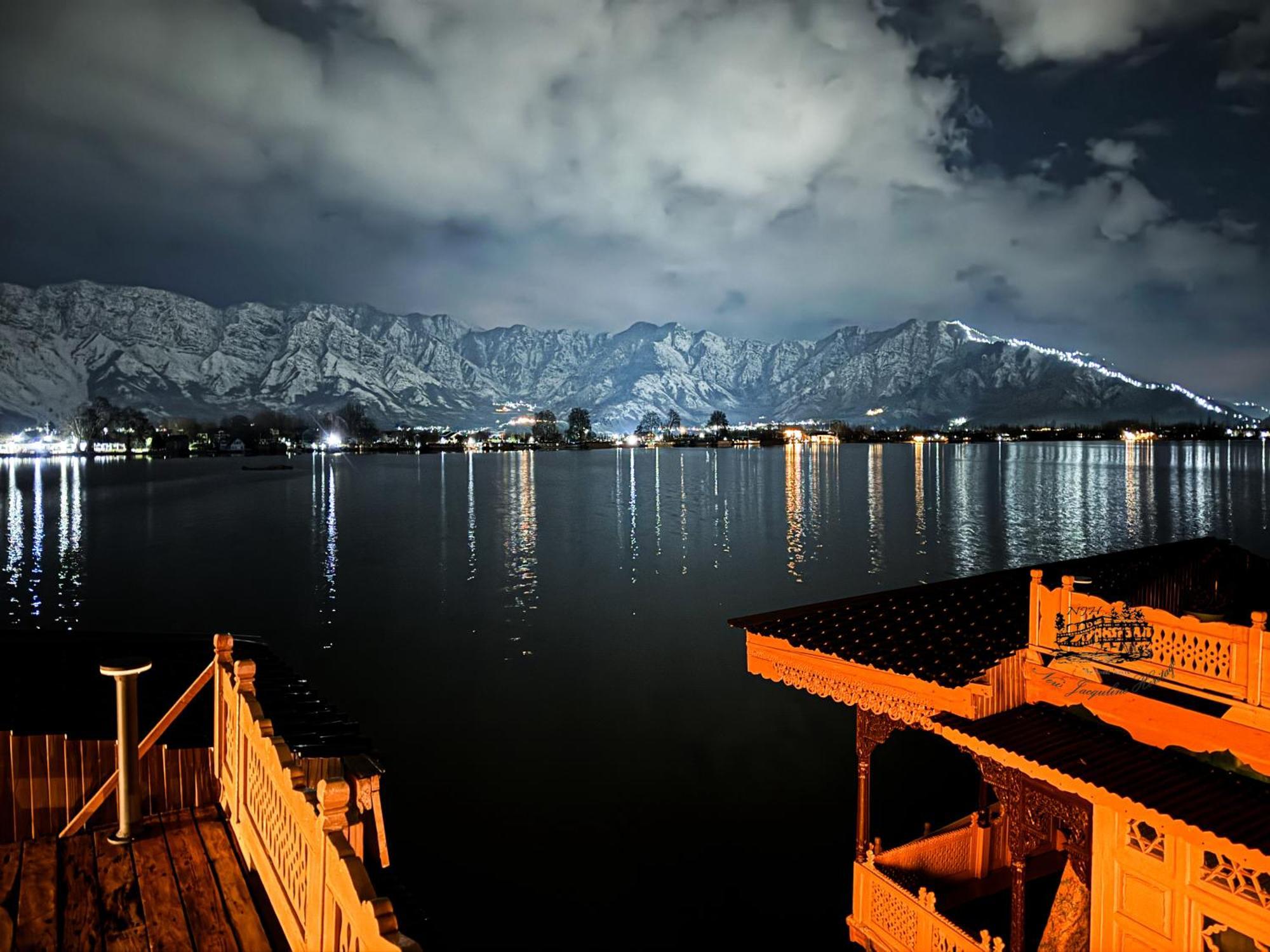 New Jacquline Heritage Houseboats Srinagar  Exterior photo